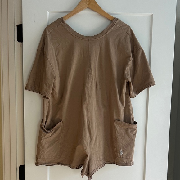 FP Movement Women’s Hot Shot Tee Romper Mocha Latte Size Small - Picture 3 of 12